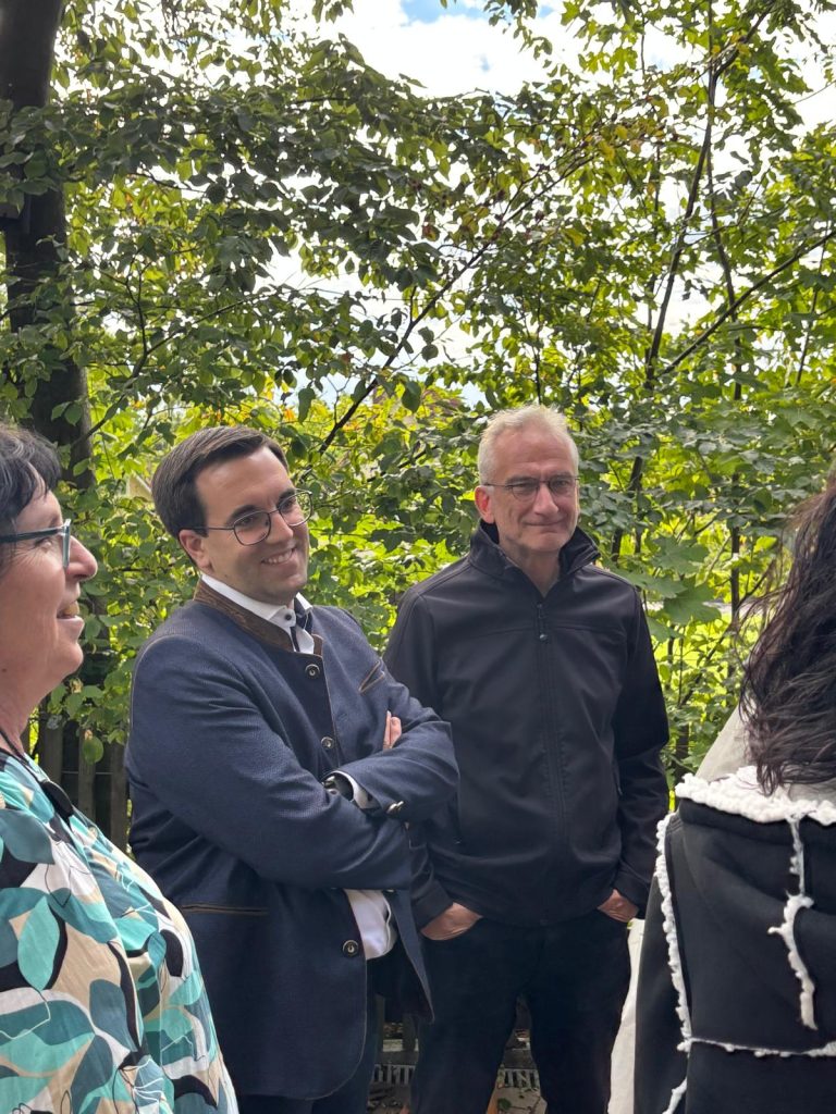 Kellerführung mit Gästen aus Politik und Stadtverwaltung